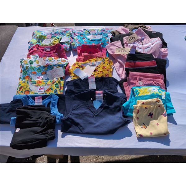 21 NEW PIECES OF NEW KIDS CLOTHING SIZE 6 ORIGINAL RETAIL $300+