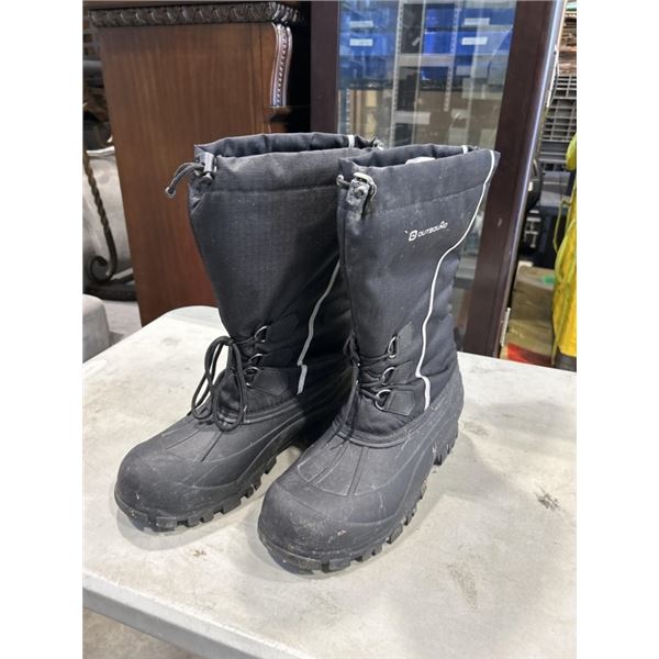 SIZE 12 OUTBOUND SNOW BOOTS
