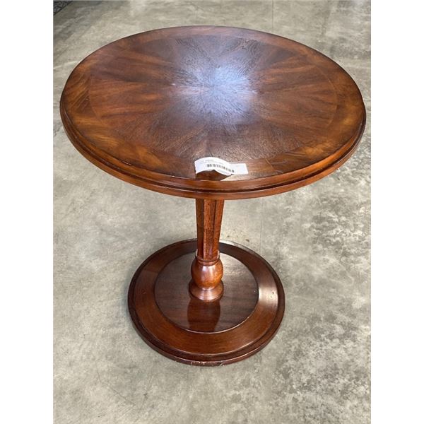 ROUND PEDESTAL TABLE