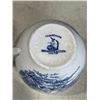 Image 3 : VINTAGE TEACUPS AND TEA POT INCLUDING 2 BLUE & WHITE WEDGEWOOD & CO TEA CUPS