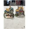 Image 2 : 4 VINTAGE MINIATURE CHRISTMAS VILLAGE BUILDINGS