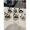 Image 1 : 6 VINTAGE MINIATURE CHRISTMAS VILLAGE BUILDINGS