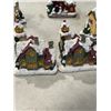 Image 4 : 6 VINTAGE MINIATURE CHRISTMAS VILLAGE BUILDINGS