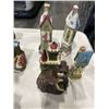 Image 3 : 14 VINTAGE MINIATURE CHRISTMAS VILLAGE BUILDINGS