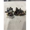 Image 5 : 8 VINTAGE CHRISTMAS MINIATURE BUILDINGS