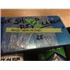 Image 4 : FLAT C/W ASSORTED PAINTS & SPRAYS
