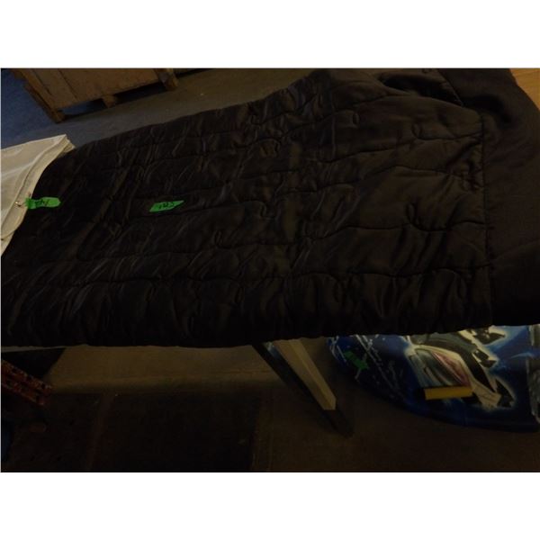 ESTATE:  QUEEN SIZE COMFORTER