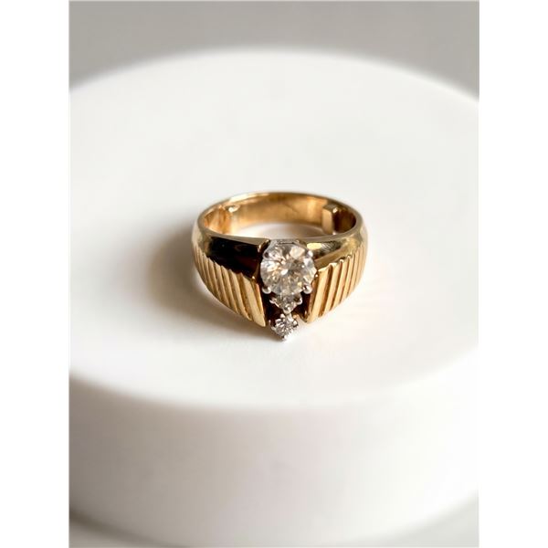 Lady's 14K Yellow Gold Ring With Three Diamonds and Ribbed Design