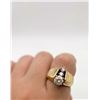 Image 3 : Lady's 14K Yellow Gold Ring With Three Diamonds and Ribbed Design