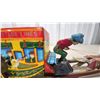 Image 3 : Vintage 1950s Alps Wind-Up Butterfield Stage Lines Tin Litho Horse-Drawn Coach Toy, 13”, Working