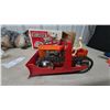 Image 16 : Marx Sparkling Climbing Bulldozer Tractor Tin Litho Caterpillar Diesel Toy with Original Box