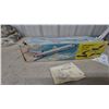 Image 7 : Vintage Battery-Operated Tin and Plastic Boeing 727 Jet Airliner Toy with Original Box