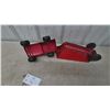 Image 10 : Vintage 1950s Structo Earth Mover Pressed Steel Toy Tractor and Scraper Set 23.6”