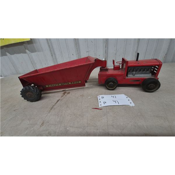 Vintage 1950s Structo Earth Mover Pressed Steel Toy Tractor and Scraper Set 23.6”