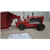 Image 2 : Vintage 1950s Structo Earth Mover Pressed Steel Toy Tractor and Scraper Set 23.6”