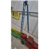 Image 4 : Vintage Wyandotte Pressed Steel Streamline Truck with Ladder Trailer, Red, Green and Yellow, 23”