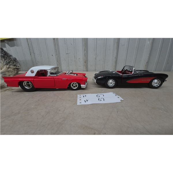 1957 Ford Thunderbird Hardtop and 1957 Chevrolet Corvette C1 Convertible Die-Cast Model Cars 1/24