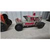 Image 5 : Marx Tin Litho Toy Tractors: Orange Caterpillar Diesel and Gray/Pink Streamlined Number 5