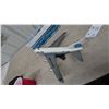 Image 8 : Pan Am Boeing 747SP Battery-Operated Flying Jet Plane and Boeing 747 Friction Jumbo Jet with Boxes
