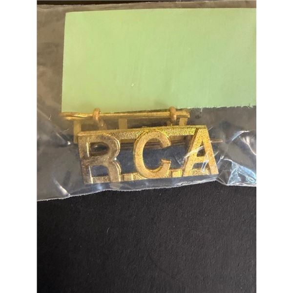 2 VINTAGE ROYAL CANADIAN ARTILLERY SHOULDER PINS