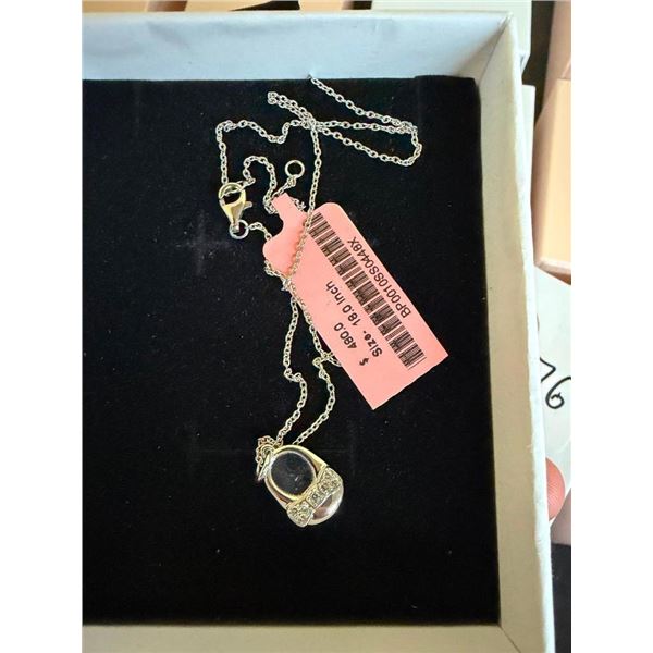 18 INCH WOMENS SILVER NECKLACE - SEE PICTURE FOR FURTHER INFO