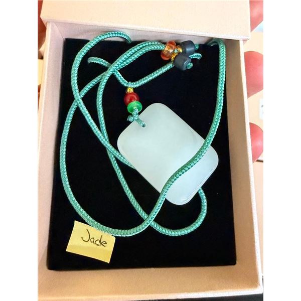 JADE PENDANT NECKLACE