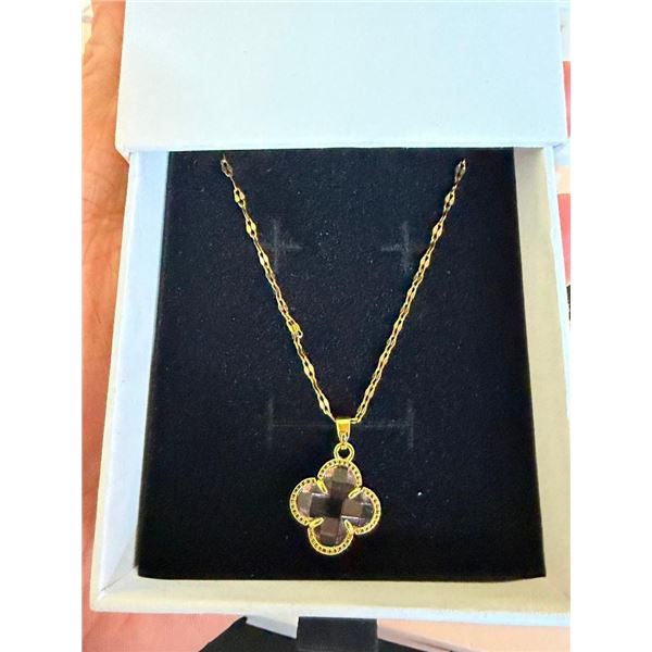 WOMENS NECKLACE WITH PENDANT