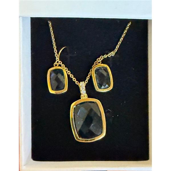WOMENS SET OF EARRINGS AND NECKLACE KIT
