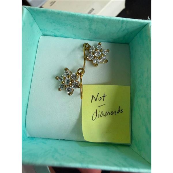 SET OF WOMENS EARRINGS WITH ARTIFICIAL STONES