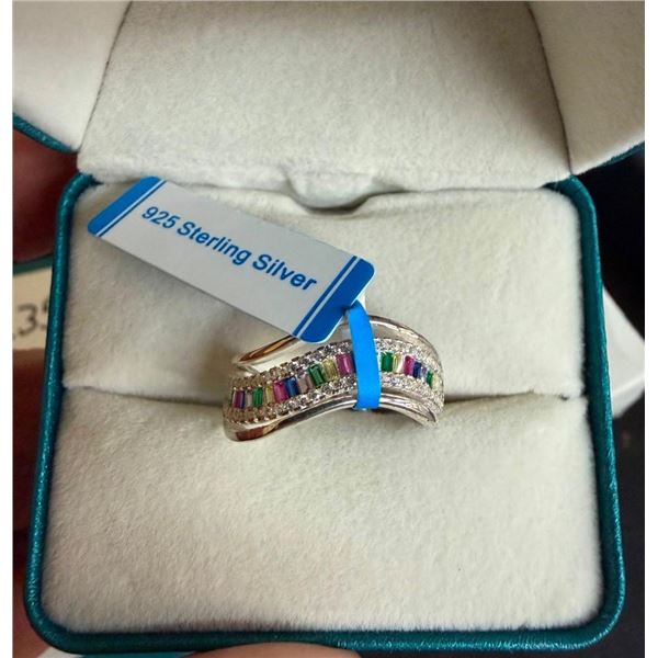 925 STERLING SILVER WOMENS RING - APPROX. SIZE 8