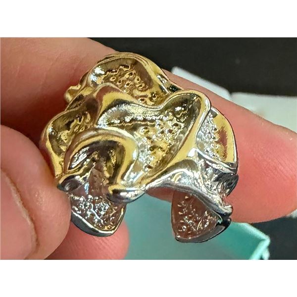 APPROX. SIZE 8 DECORATIVE RING