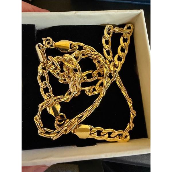 ARTIFICIAL CHAIN