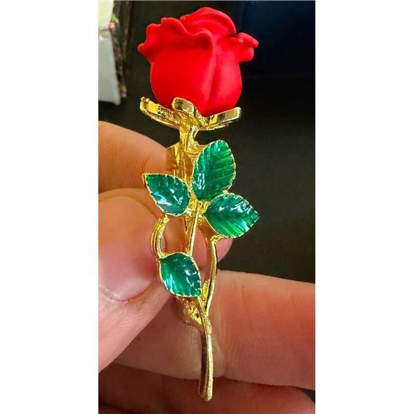 ROSE COAT PIN