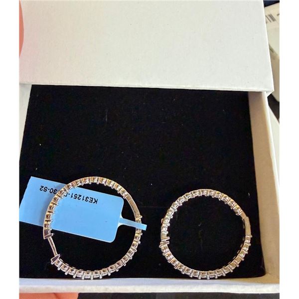 SET OF WOMENS EARRINGS