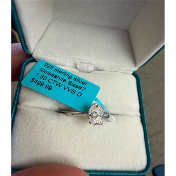 925 STERLING SILVER MOISSANITE SIZE 7 RING - SEE PICTURE FOR FURTHER INFO