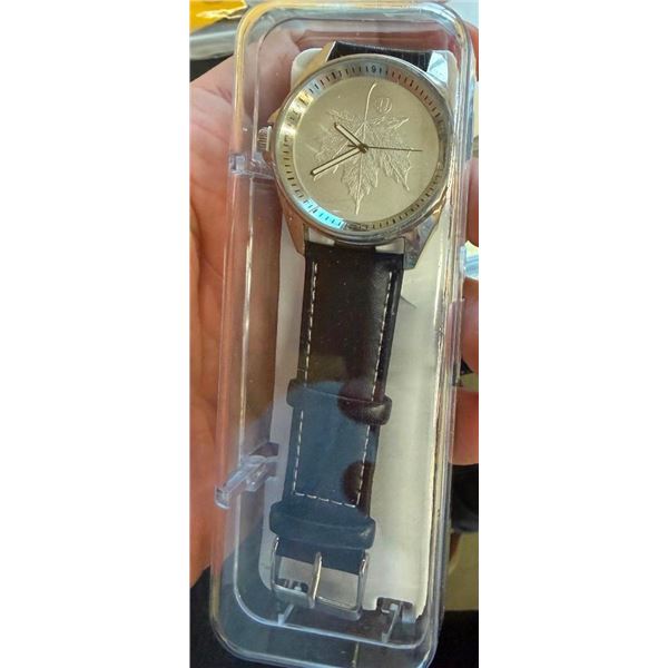 MENS LEATHER MAPLE LEAF WATCH
