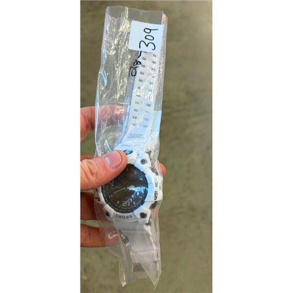 PLASTIC SPORTS WATCH