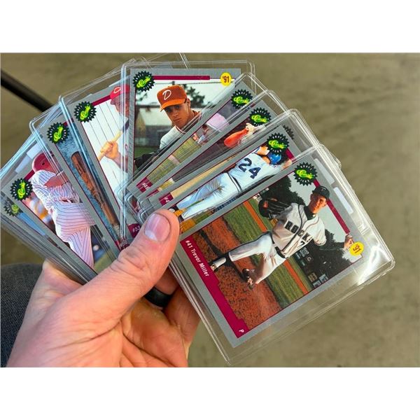 10 COLLECTIBLE BASEBALL CARDS