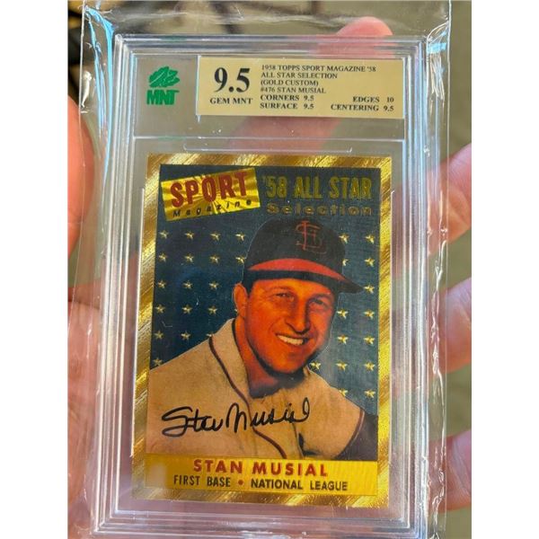 COLLECTIBLE BASEBALL CARD