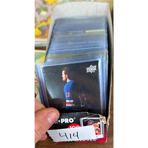 LOT OF ASSORTED HOCKEY CARDS