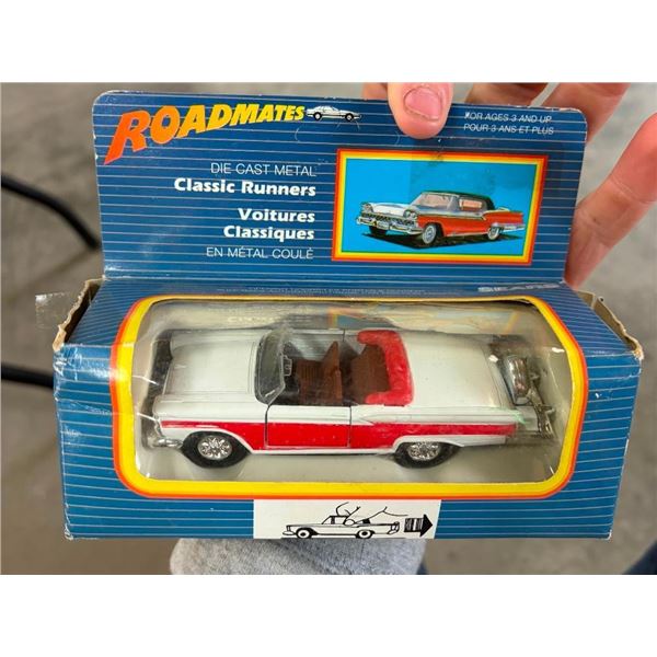 COLLECTIBLE DISPLAY CAR