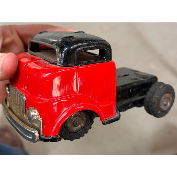COLLECTIBLE DISPLAY TRUCK
