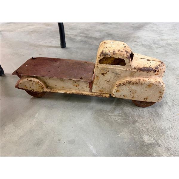 VINTAGE DISPLAY TRUCK