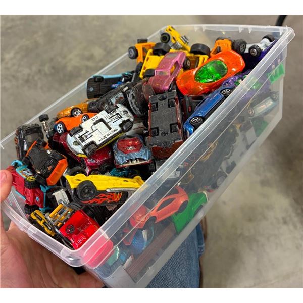 TUB FULL OF COLLECTIBLE DINKY CARS
