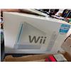 Image 1 : WII GAMING STATION WITH REMOTE AND CORDS AND MARIO CART GAME