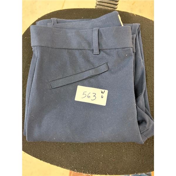 PAIR OF WOMENS SIZE 6 PANTS