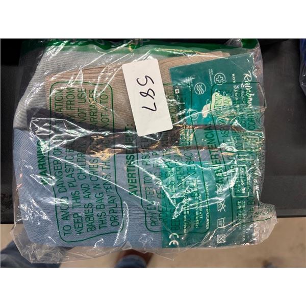 6 PAIRS OF SIZE 5.5-7 SOCKS
