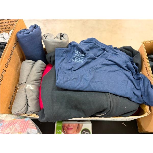BOX LOT OF WOMENS SIZE SMALL ASSORTED SHIRTS AND SWEATER