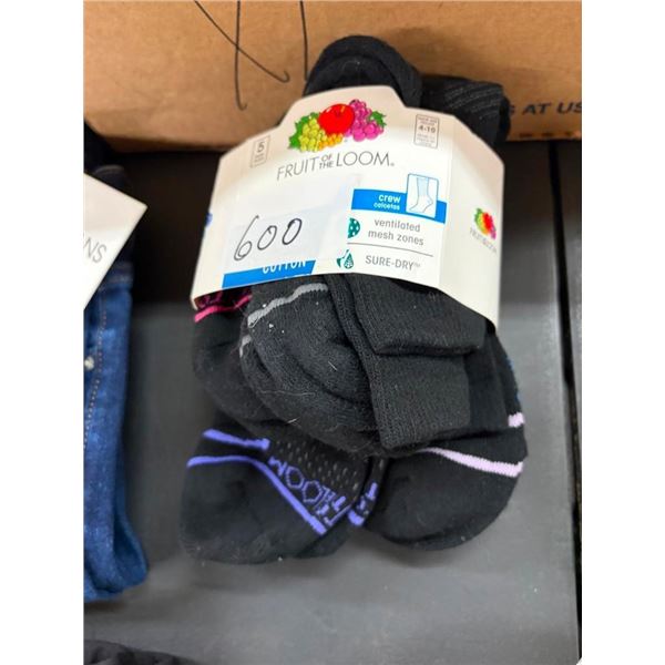 4 PAIRS OF SHOE SIZE 4-10 SOCKS