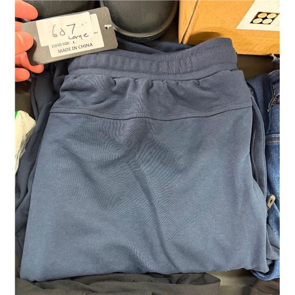 PAIR OF MENS SIZE LARGE JOGGING PANTS